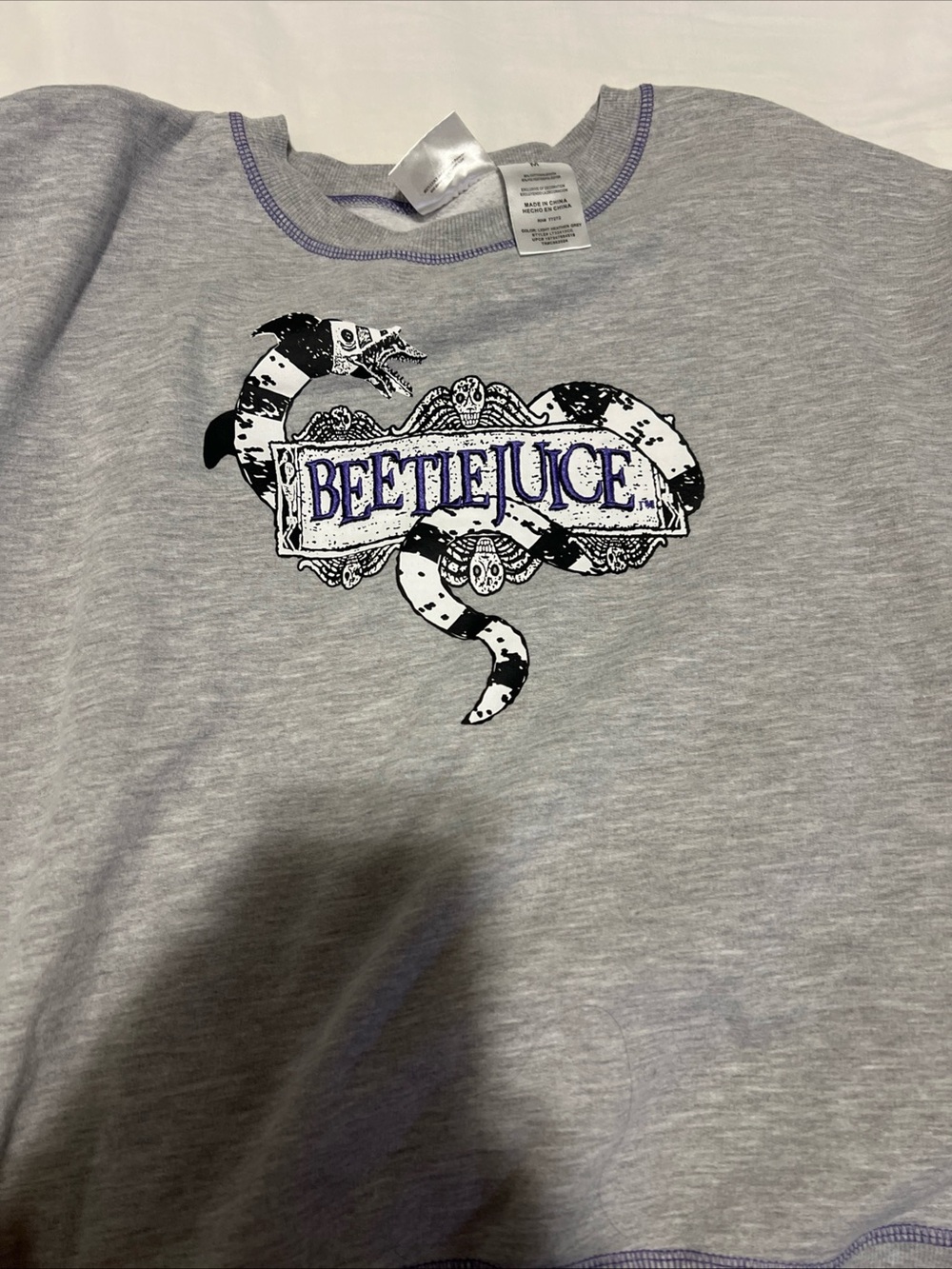 BEETLEJUICE Women's Heather Grey Crewneck Sweater M